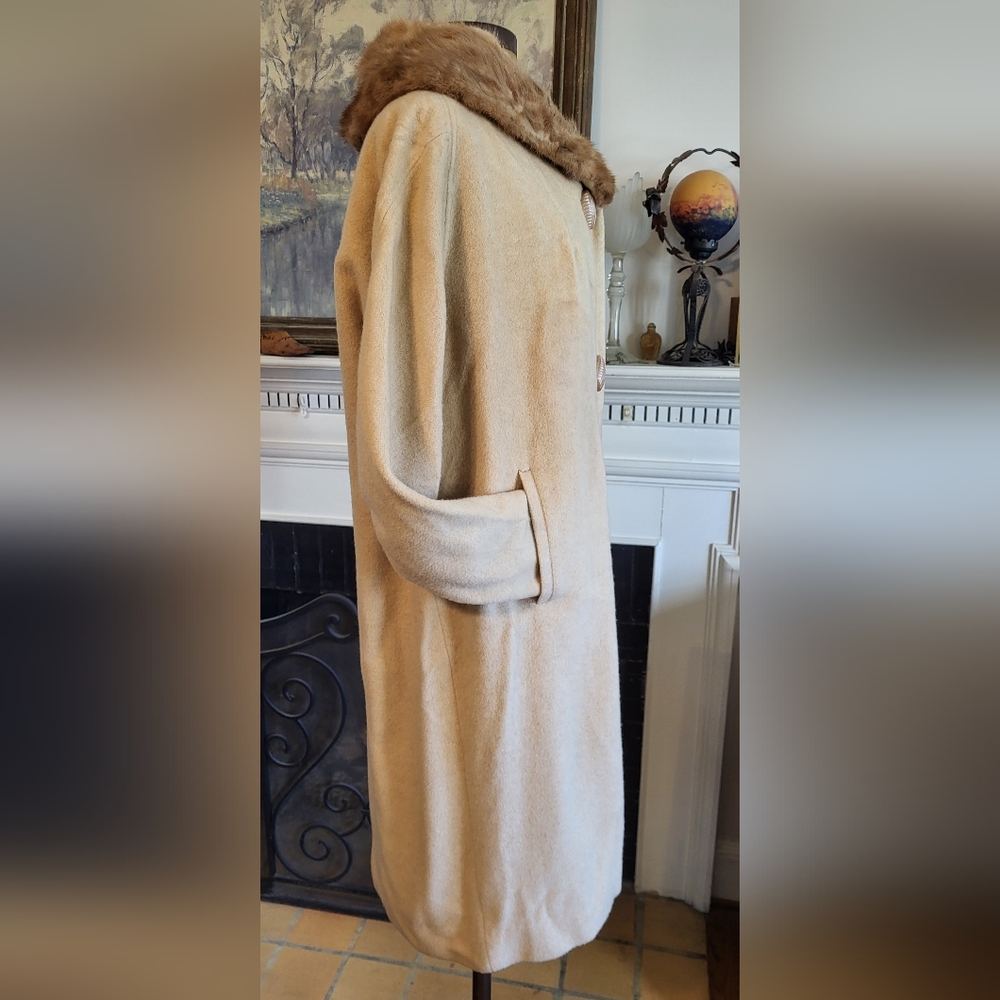 Vintage 40s Oriental by J.J. O'Donnell Beige Cashmere Swing Coat with Fur Collar - Picture 2 of 16